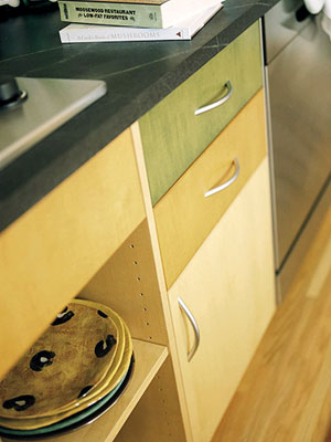 Wood tones kitchen cabinets