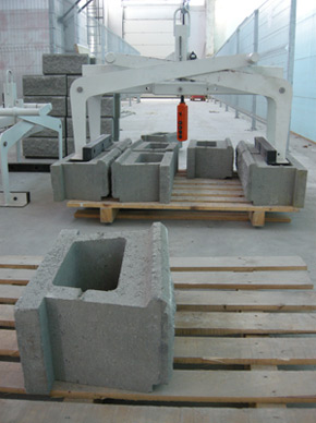 Сегментен блок за изграждане на подпорни стени