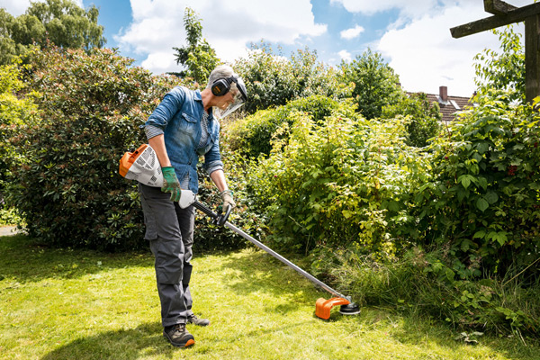 Лесна поддръжка на зелени площи с моторните коси STIHL