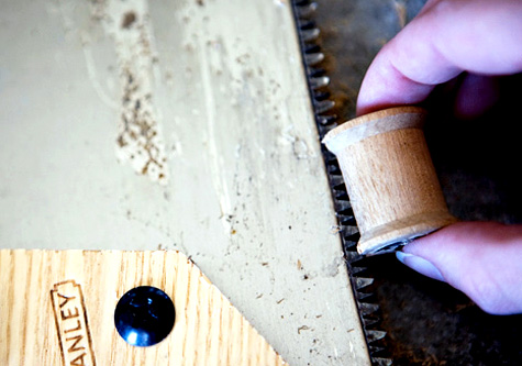 Практични поставки за снимки от дървени макари