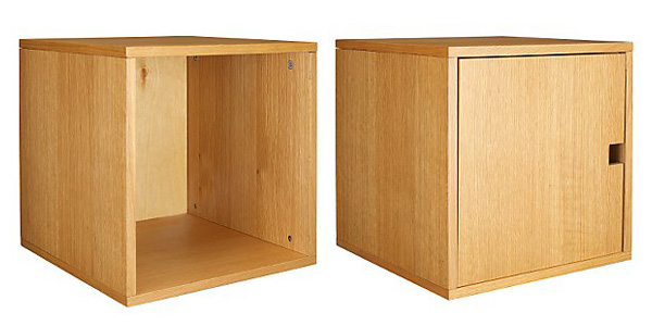 Практичен холен шкаф от дървени кубчета