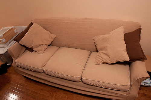 Нов облик на дивана с малко средства