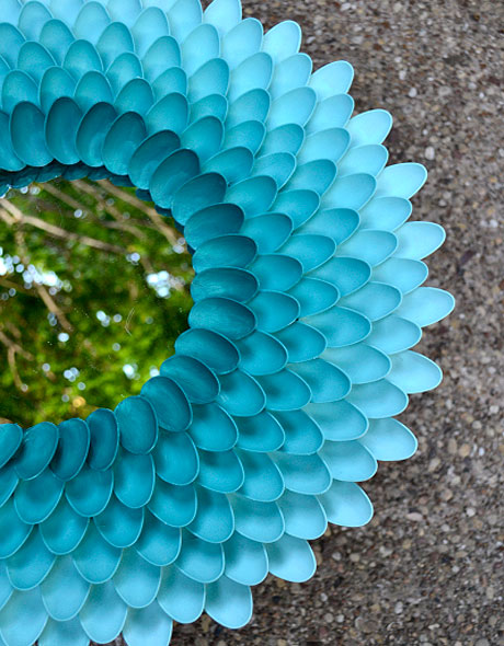Огледало от пластмасови лъжички "Хризантема"