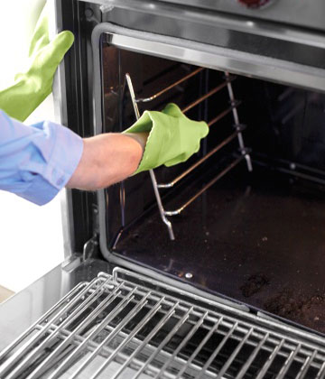 Как да почистите бързо замърсените кухненски повърхности