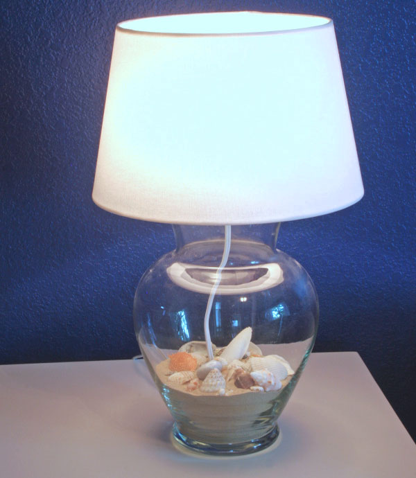 Стъклена лампа с морска сърцевина