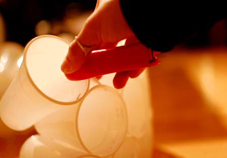 Лампа от пластмасови чашки