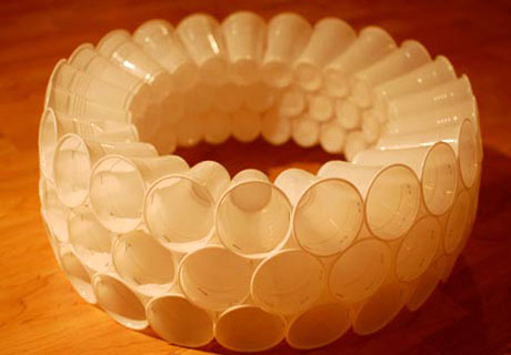 Лампа от пластмасови чашки