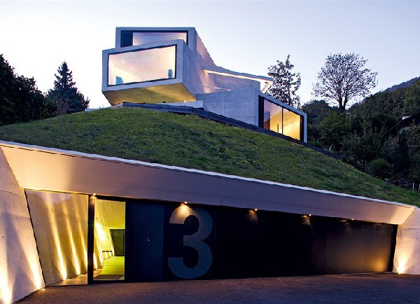 8 къщи със зелен покрив