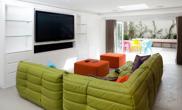 Спечелете пространство в дома с помощта на L-образен диван