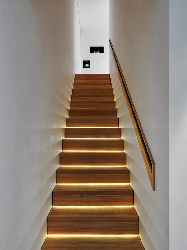 Идеи за стълбища с LED осветление