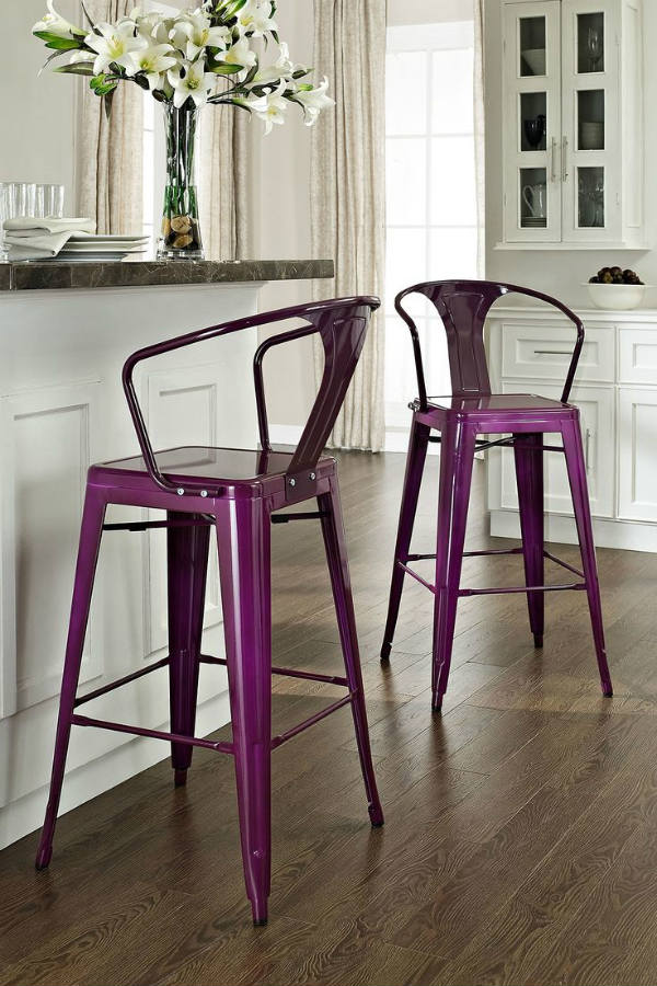 Бар столовете като елемент, с който да внесете цвят в интериора