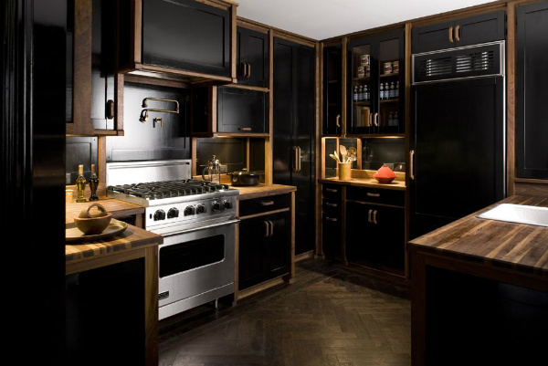 20 кухни в черно, които ще променят представите ви за тъмните цветове