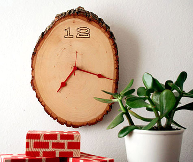 дървен часовник