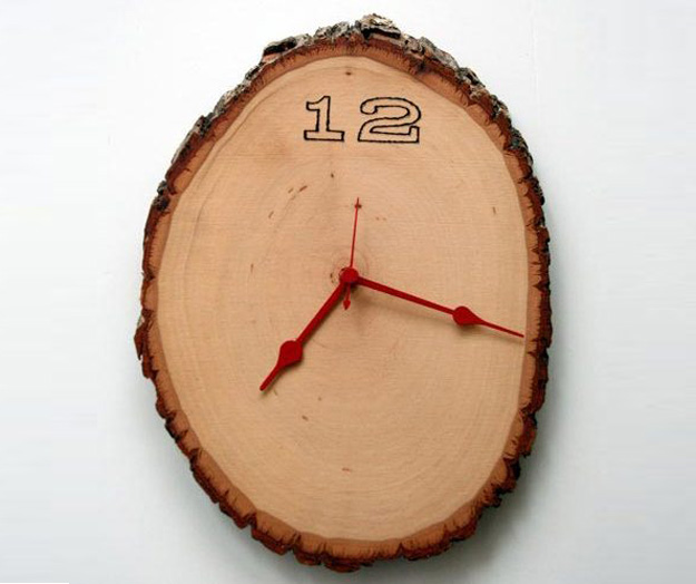 дървен часовник